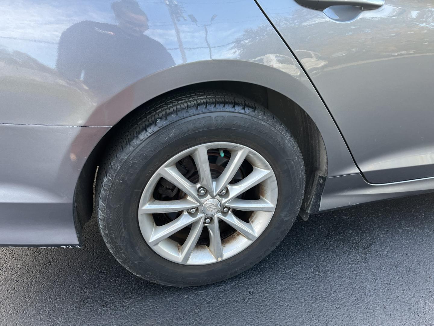 2018 Hyundai Sonata SE (5NPE24AF1JH) with an 2.4L L4 DOHC 16V engine, 7A transmission, located at 547 E. Main St., Orwell, OH, 44076, (440) 437-5893, 41.535435, -80.847855- Photo#7