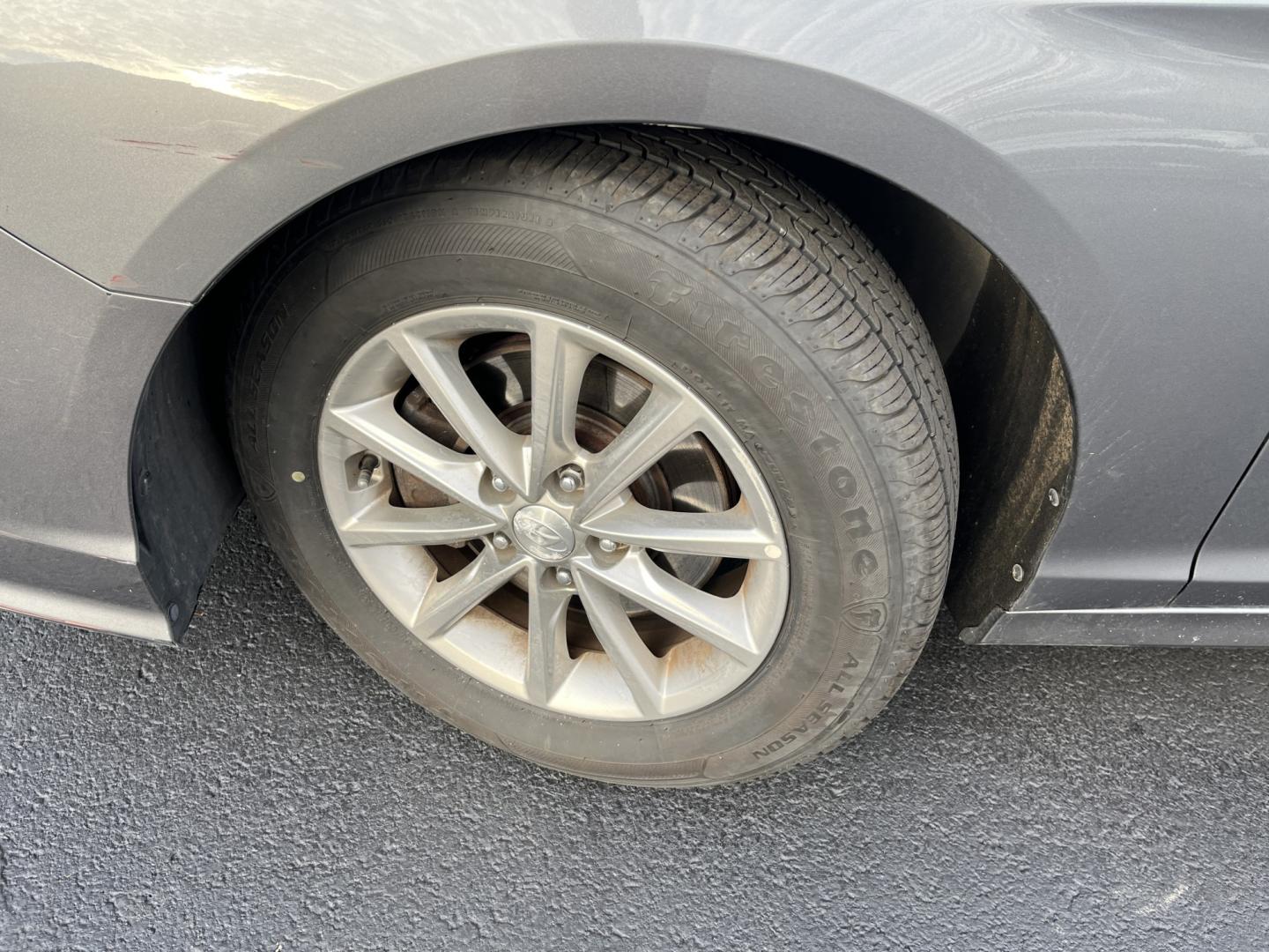2018 Hyundai Sonata SE (5NPE24AF1JH) with an 2.4L L4 DOHC 16V engine, 7A transmission, located at 547 E. Main St., Orwell, OH, 44076, (440) 437-5893, 41.535435, -80.847855- Photo#12
