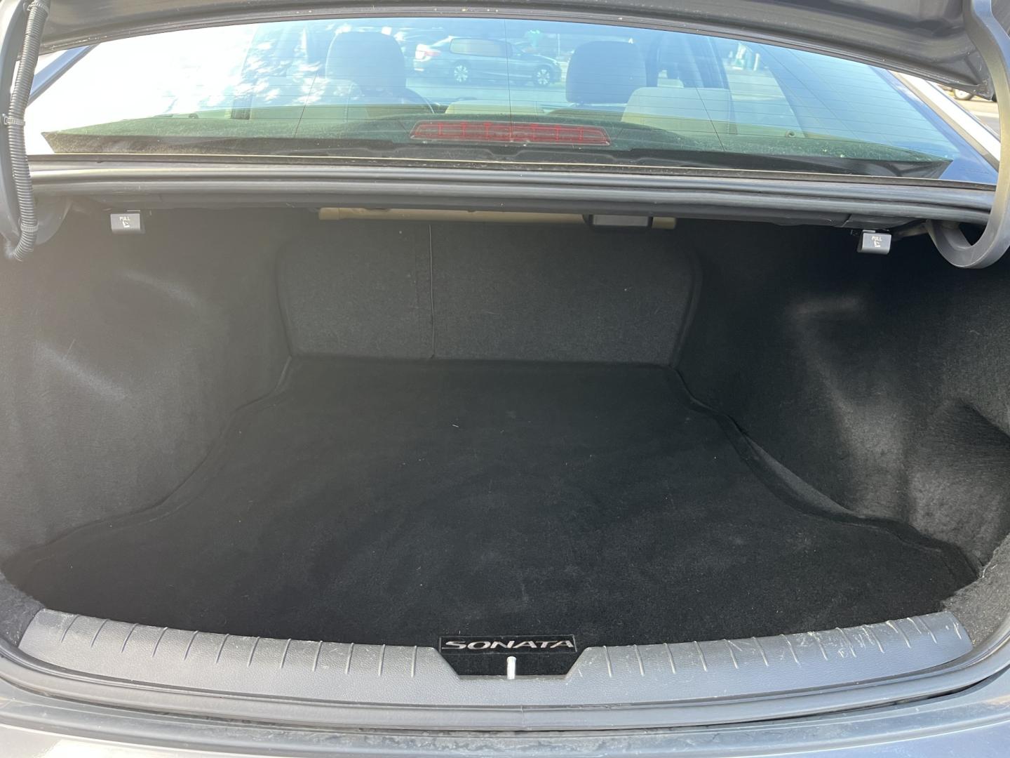 2018 Hyundai Sonata SE (5NPE24AF1JH) with an 2.4L L4 DOHC 16V engine, 7A transmission, located at 547 E. Main St., Orwell, OH, 44076, (440) 437-5893, 41.535435, -80.847855- Photo#14