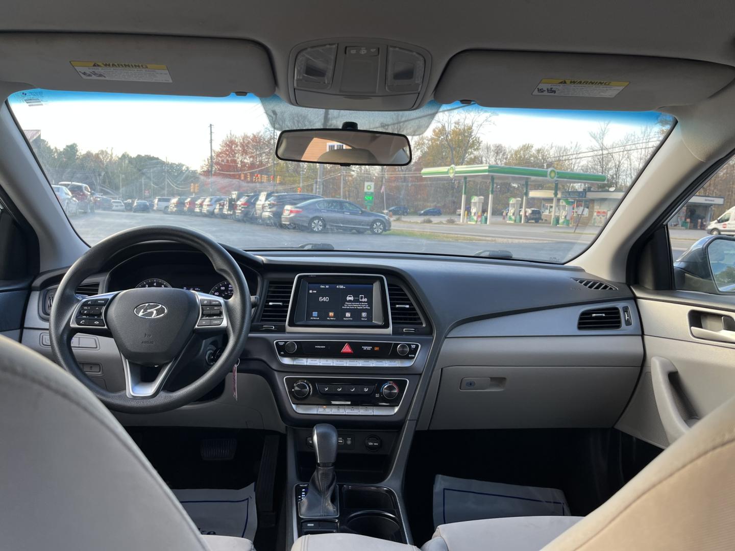 2018 Hyundai Sonata SE (5NPE24AF1JH) with an 2.4L L4 DOHC 16V engine, 7A transmission, located at 547 E. Main St., Orwell, OH, 44076, (440) 437-5893, 41.535435, -80.847855- Photo#30