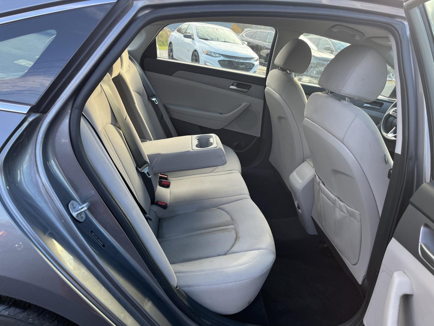 2018 Hyundai Sonata SE (5NPE24AF1JH) with an 2.4L L4 DOHC 16V engine, 7A transmission, located at 547 E. Main St., Orwell, OH, 44076, (440) 437-5893, 41.535435, -80.847855- Photo#32