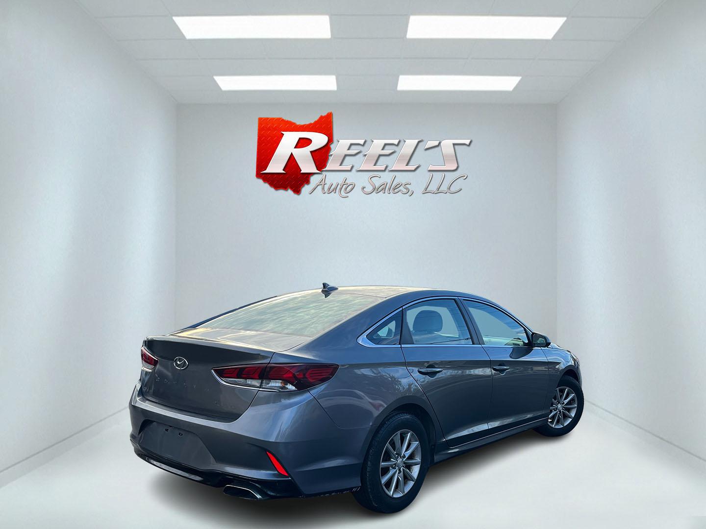2018 Hyundai Sonata SE (5NPE24AF1JH) with an 2.4L L4 DOHC 16V engine, 7A transmission, located at 547 E. Main St., Orwell, OH, 44076, (440) 437-5893, 41.535435, -80.847855- Photo#6