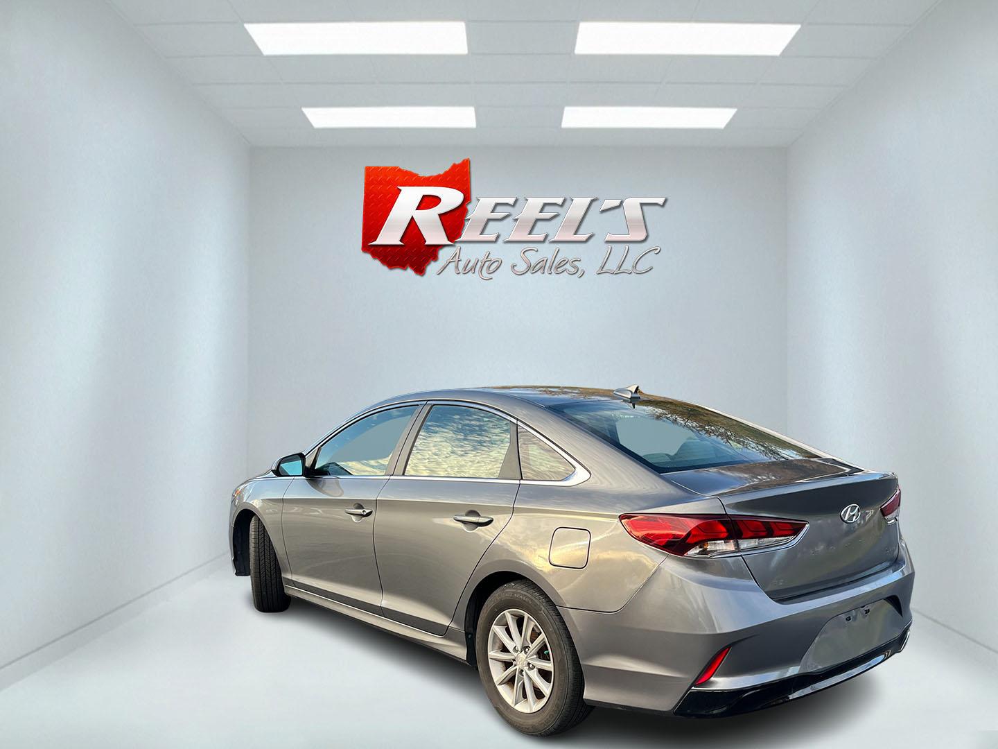 2018 Hyundai Sonata SE (5NPE24AF1JH) with an 2.4L L4 DOHC 16V engine, 7A transmission, located at 547 E. Main St., Orwell, OH, 44076, (440) 437-5893, 41.535435, -80.847855- Photo#9