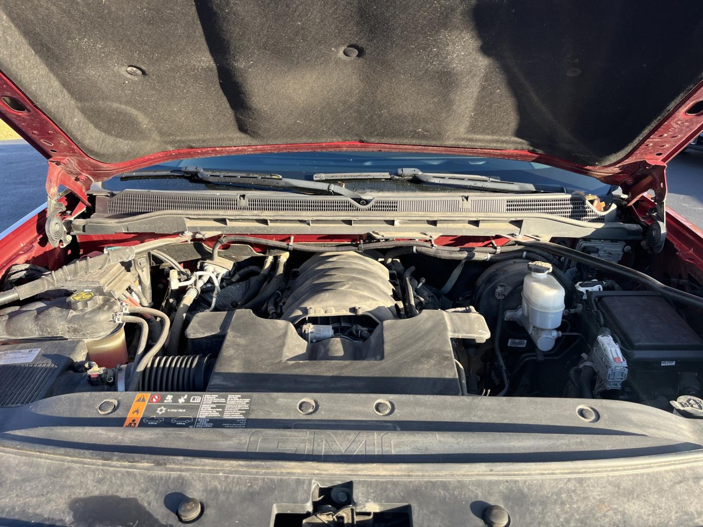 2018 GMC Sierra 1500 Denali Crew Cab Long Box 4WD (3GTU2PEJ9JG) with an 6.2L V8 OHV 16V engine, 6A transmission, located at 547 E. Main St., Orwell, OH, 44076, (440) 437-5893, 41.535435, -80.847855- Photo#13