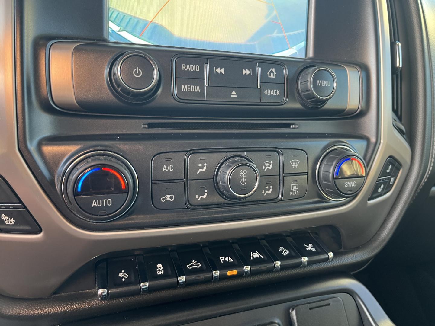 2018 GMC Sierra 1500 Denali Crew Cab Long Box 4WD (3GTU2PEJ9JG) with an 6.2L V8 OHV 16V engine, 6A transmission, located at 547 E. Main St., Orwell, OH, 44076, (440) 437-5893, 41.535435, -80.847855- Photo#26